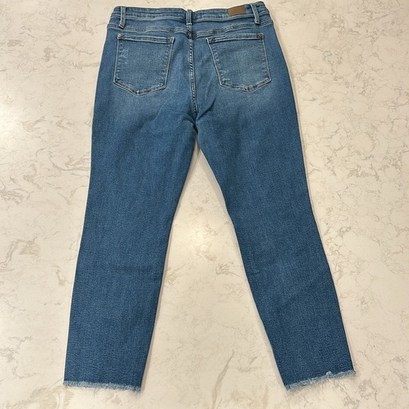 Judy Blue Boyfriend Fit Raw Hem High Waisted Distressed Jeans Medium Wash 15/32 - Picture 2 of 16